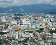 県都福井の中心部