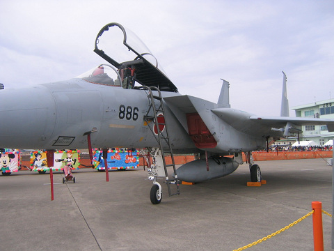 地上展示F-15J