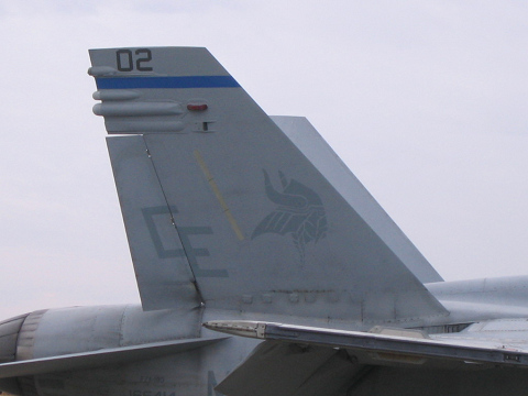 地上展示F/A-18 04