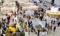 屋内展示場は大賑わい！