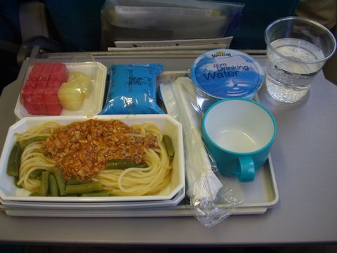 シンガポールからインドネシアへの機内食