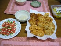 揚げ納豆ギョウザの夕飯
