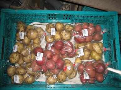 じゃがいも袋詰め