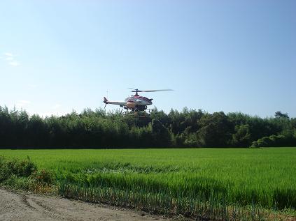 無人ヘリ上昇