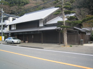 岡部柏や