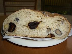 【黒豆パン】