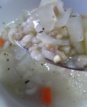 雑穀入り根菜スープ