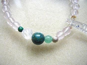 フローライト入り水晶に入ってるエンジェルストーン