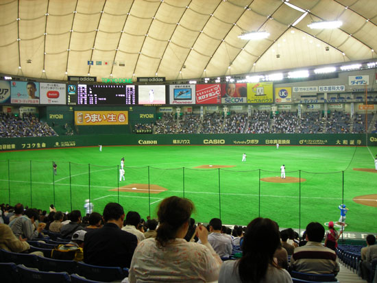 東京ドーム内