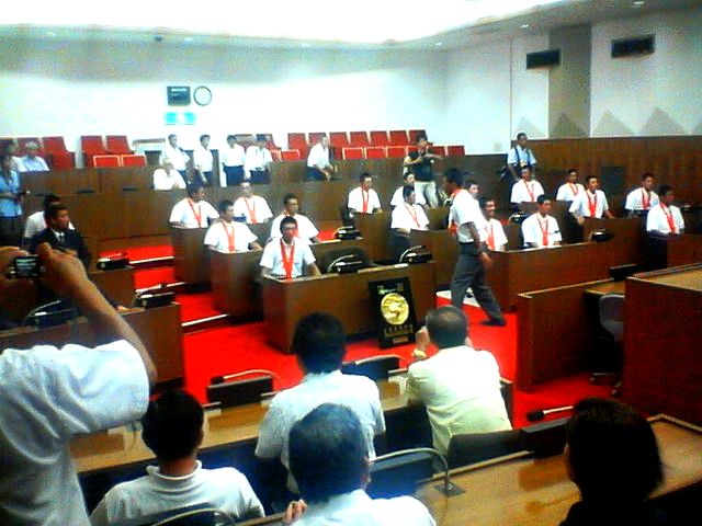 200808191407   桐蔭・議員席02.jpg
