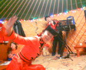 200811282245 踊りと演奏.jpg