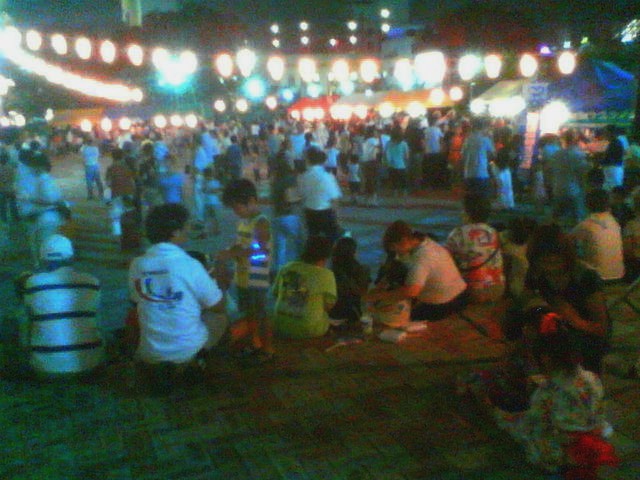 200708252013   踊りの輪.jpg