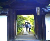 200710231218    山門・本堂へ.jpg