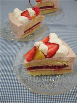 イチゴムースケーキ(8).jpg