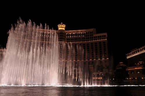 ラスベガスで有名なベラッジオ前の噴水ショー