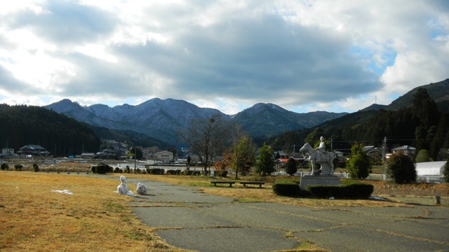 32人麻呂公園・中庄遺跡.JPG