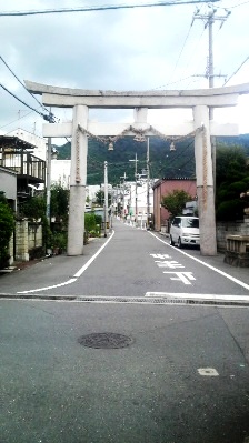 一の鳥居・枚岡神社.JPG