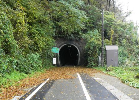 28久比岐自転車道 (3)・長浜トンネル - コピー.JPG