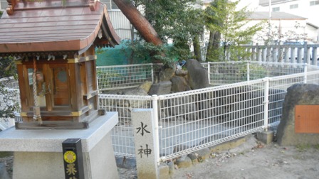 仲村神社・菱沢池.JPG
