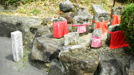 030中尾谷地蔵.JPG