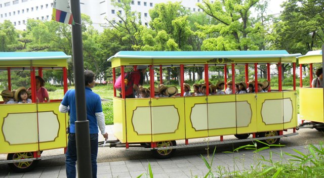 大阪城ロードトレイン (2).JPG