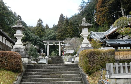 11八咫烏神社.JPG