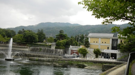 036琵琶湖疎水記念館の噴水 (2).JPG