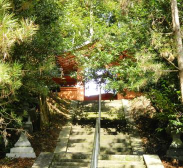 13八咫烏神社本殿.JPG