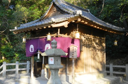 枚岡神社末社・天神地祇社.JPG