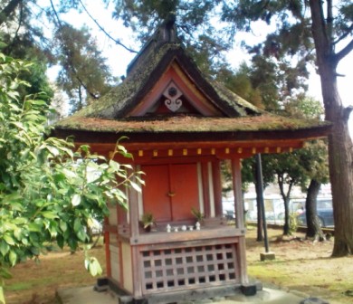 西大寺石落神社本殿.JPG