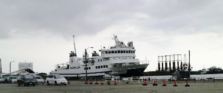フェリーあわしま(岩船港).JPG