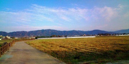 009鍵・唐古遺跡から東方を望む.JPG