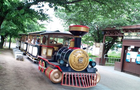 大阪城のロードトレイン (2).jpg