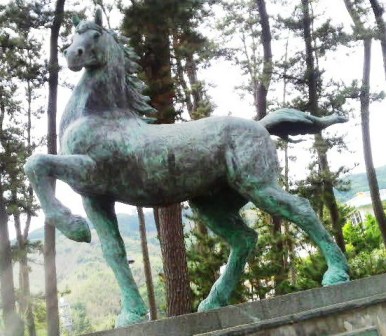 野馬公園の野馬像.JPG