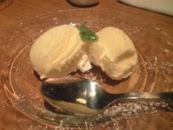 ぶたの恩返し　バニラアイス