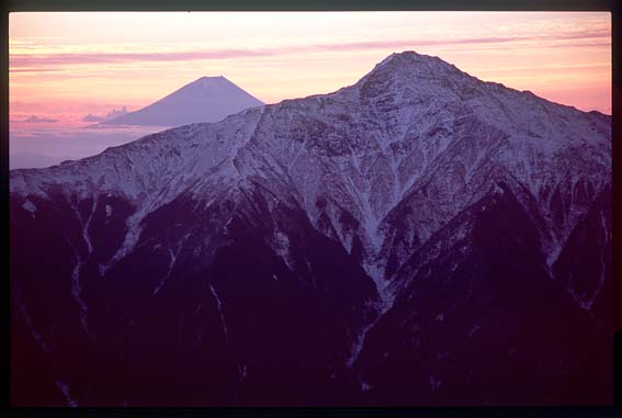 11-2700-18朝焼け北岳と富士.jpg