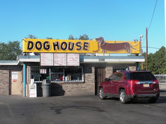 207doghouse.jpg