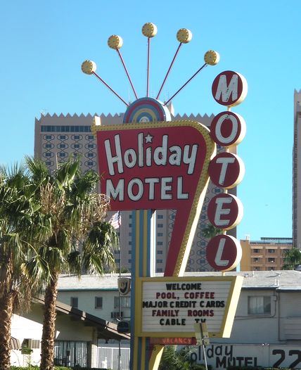 040holidaymotel.jpg