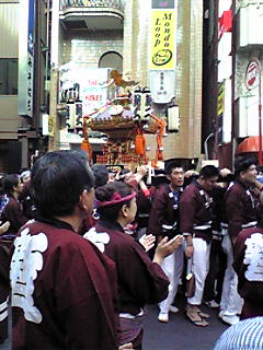 20070526新宿二丁目の神輿１