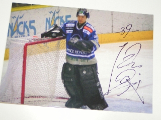 06.04.08菊地サイン