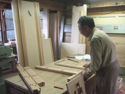 マンション杉建具製作中