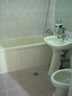 南山ゲストハウスバスタブ