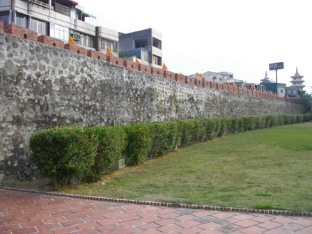 左營旧城北門城壁1.JPG