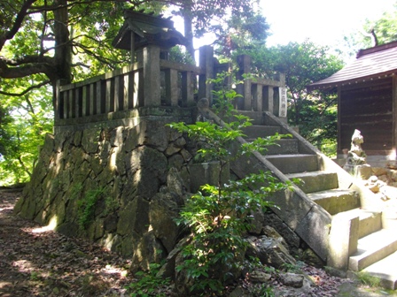 足利城本丸祠1.JPG