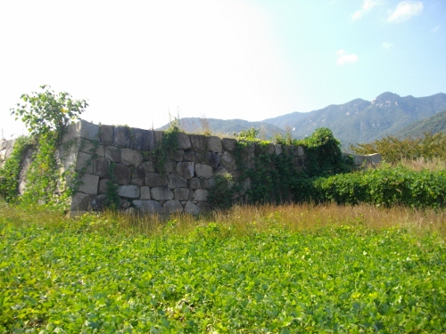 亀居城天守台 (500x375).jpg