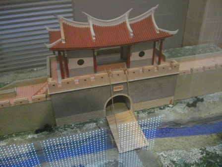 左營旧城東門復元模型.JPG