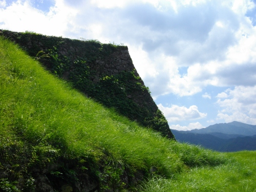 津和野城太鼓丸石垣 (2) (500x375).jpg