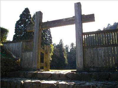 八王子城御主殿冠木門.JPG