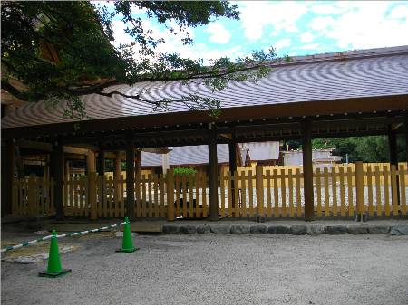 熱田神宮拝殿2.JPG