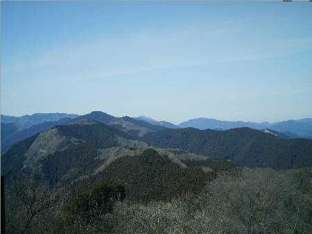 岩茸石山から棒ノ折山.JPG